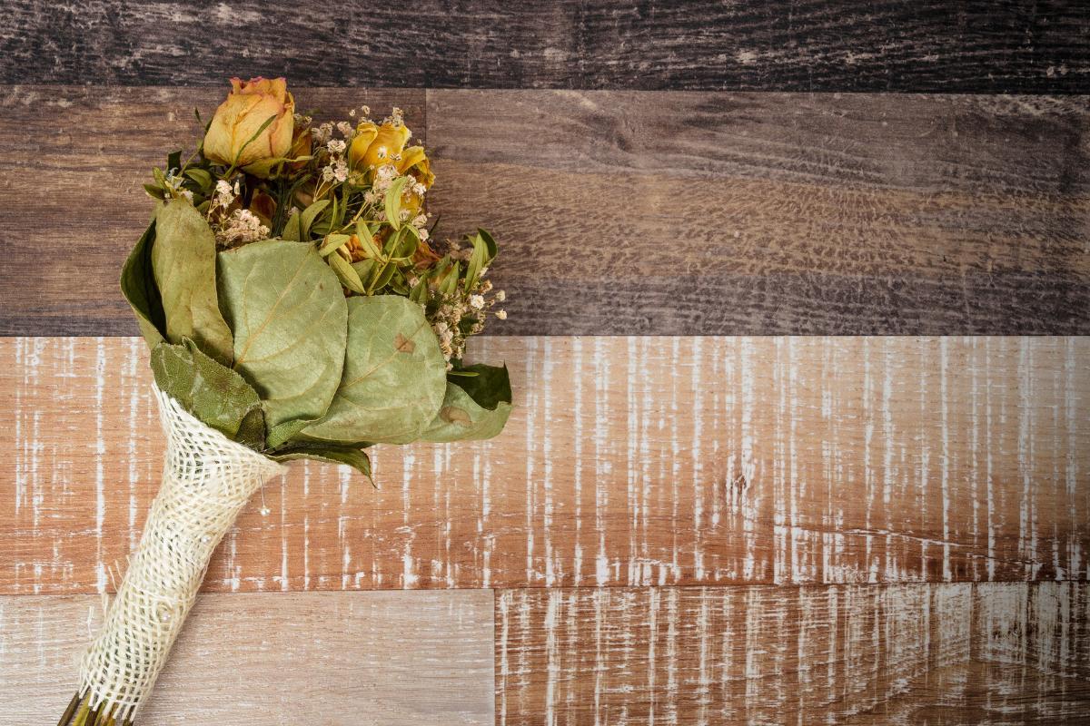 Comment faire sécher un bouquet de fleurs - 8 techniques