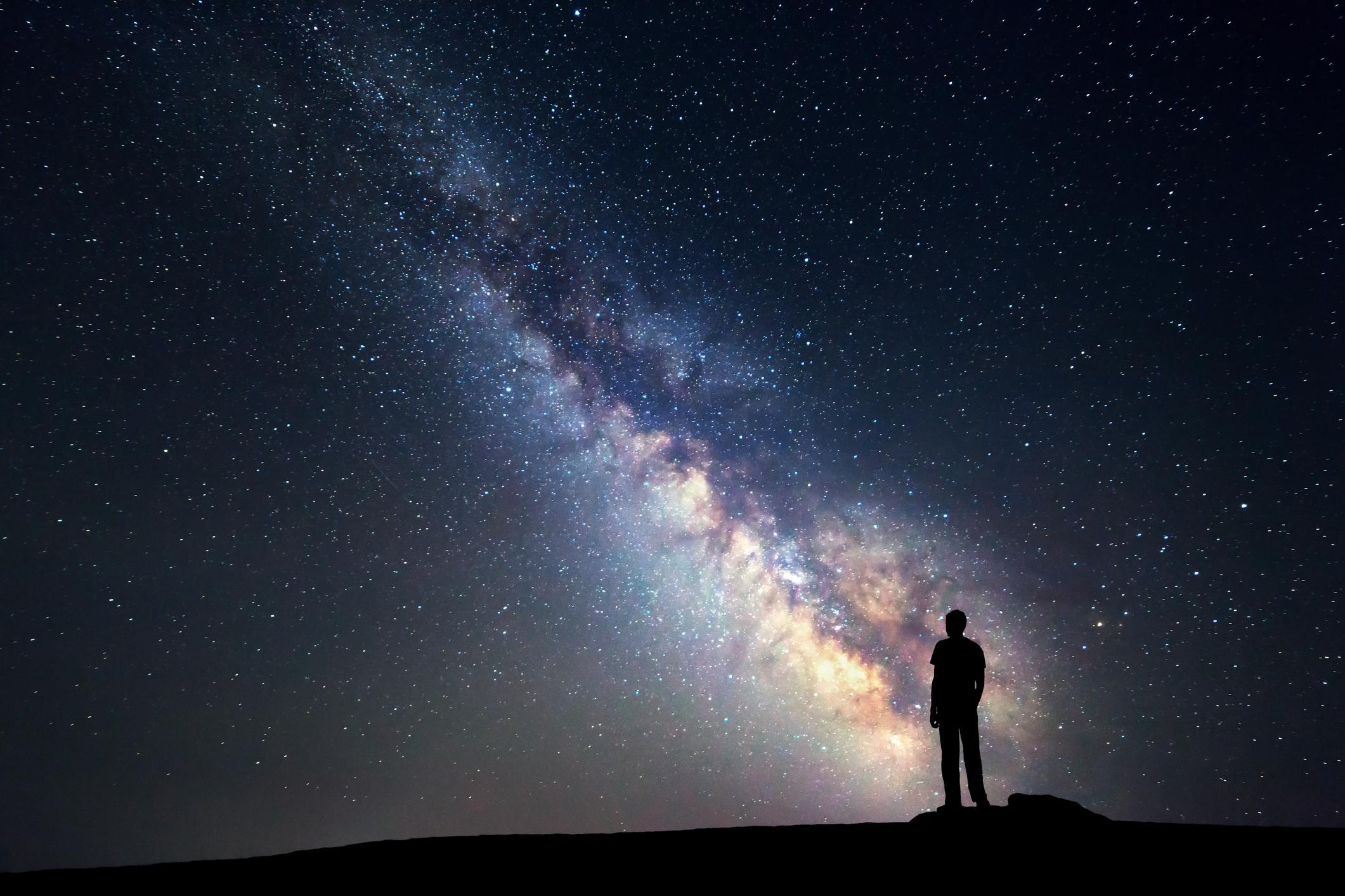 DIFFÉRENCE entre ÉTOILE, PLANÈTE et SATELLITE Définition et résumé