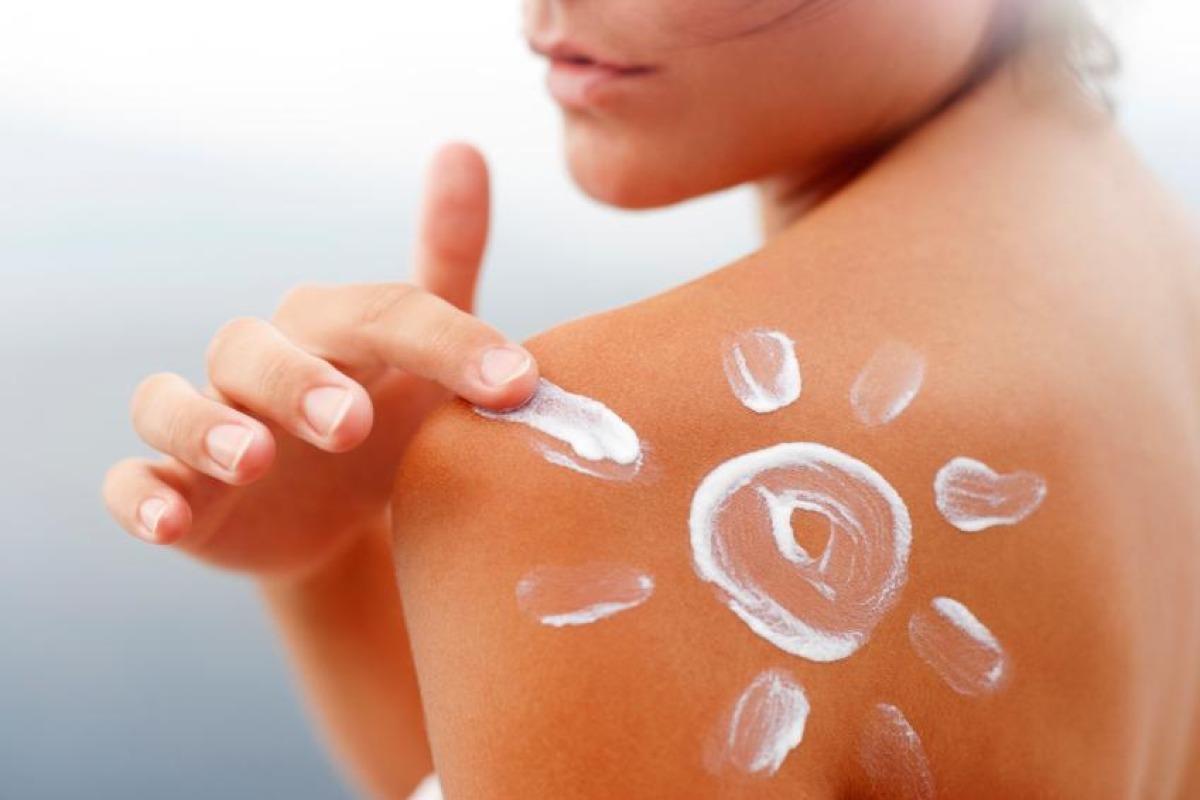 Comment fabriquer sa crème solaire naturelle - 3 recettes faciles