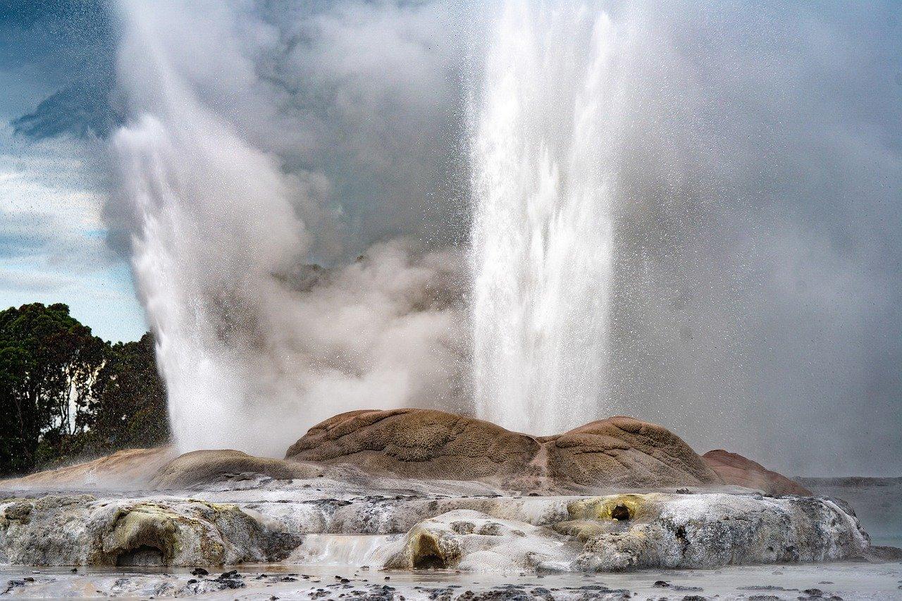 Geyser Définition, Formation et Résumé