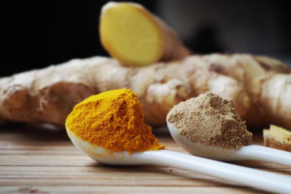 Curcuma et gingembre : bienfaits et comment les consommer - Quel est l'intérêt de prendre du curcuma et du gingembre ensemble ?