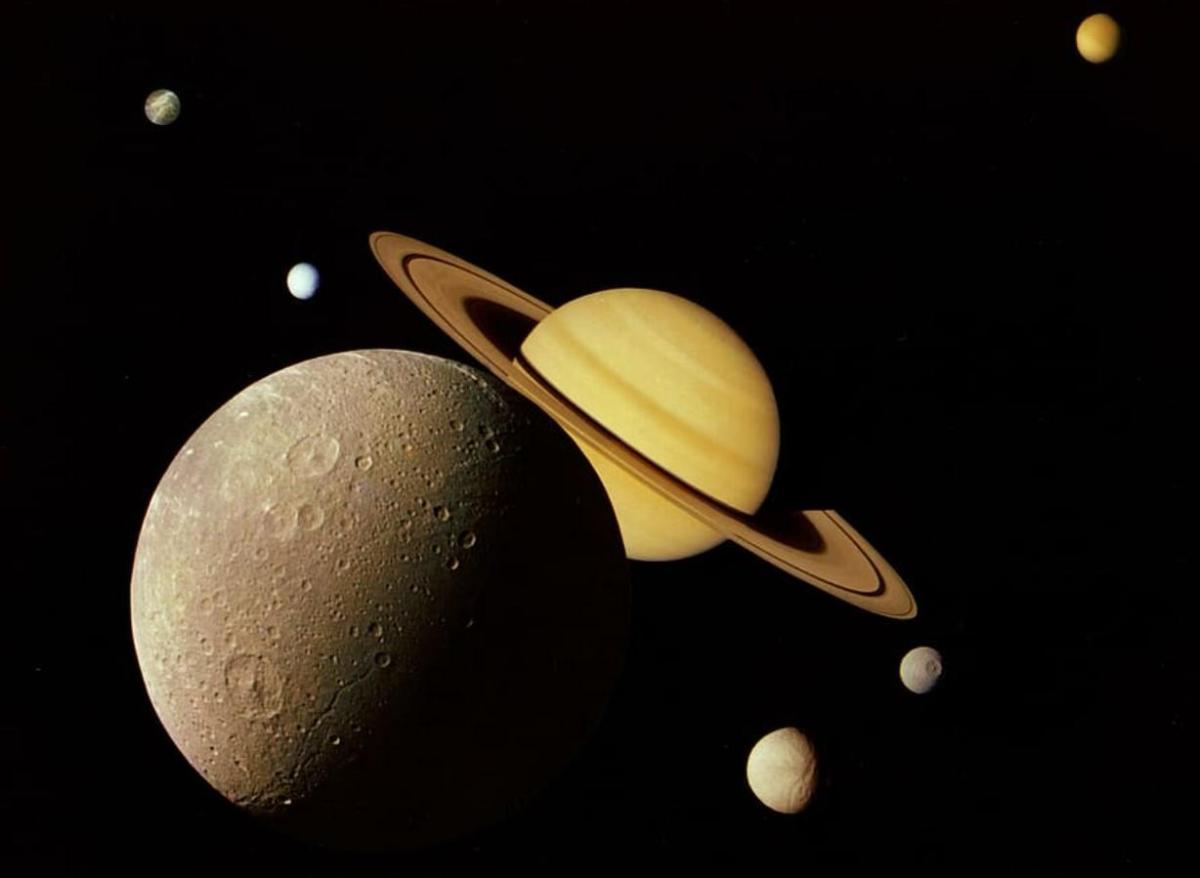 Lunes de Saturne