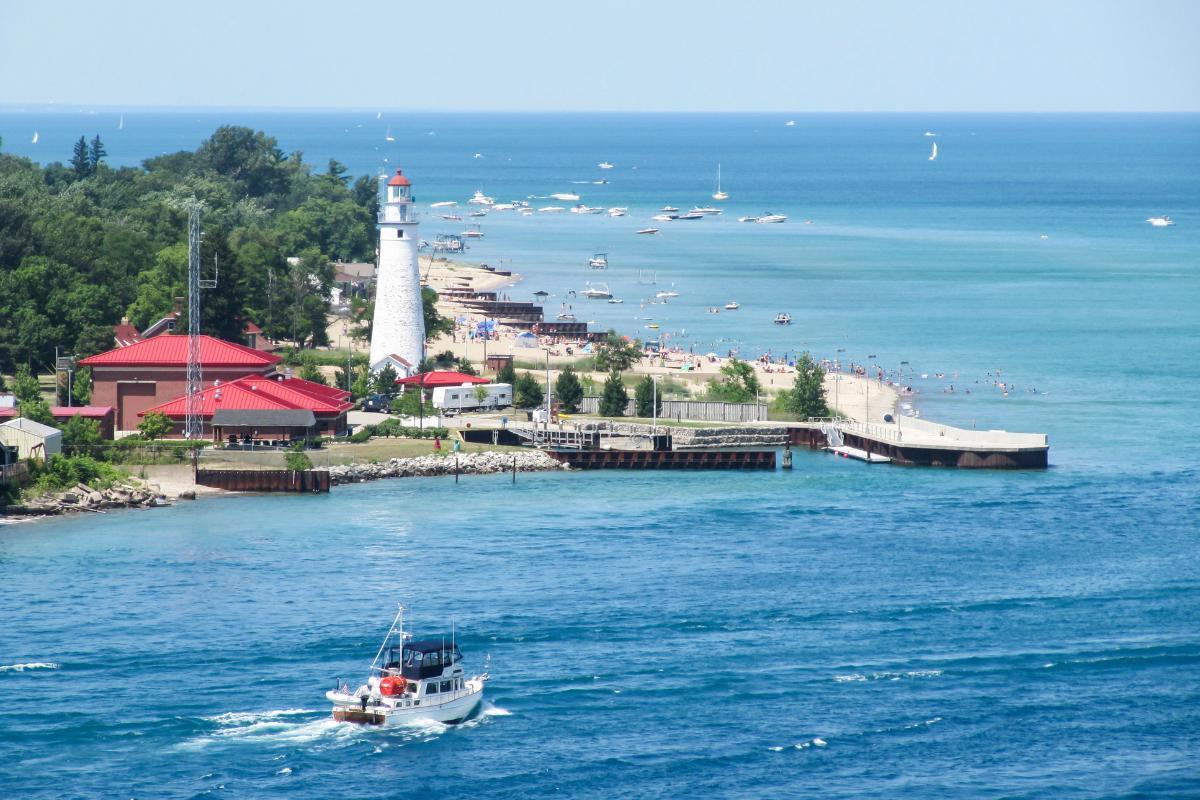 Les 10 plus grands lacs du monde Quel est le plus grand lac du monde