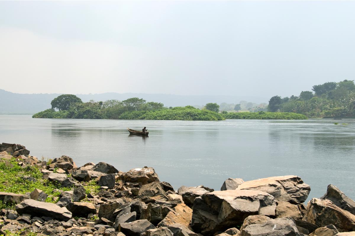Les 10 plus grands lacs du monde Quel est le plus grand lac du monde